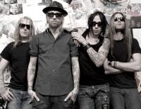  Backyard Babies